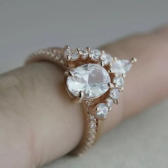 Vintage Oval and Crown 18K Rose Gold Ring Set - Picture 3 of 10